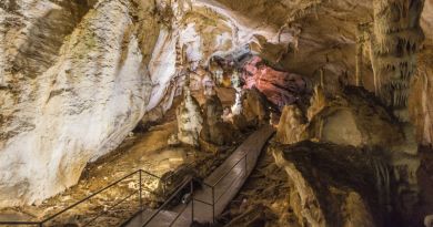 Экскурсия из Судака: Две пещеры + водопад Джур-Джур фото 6020